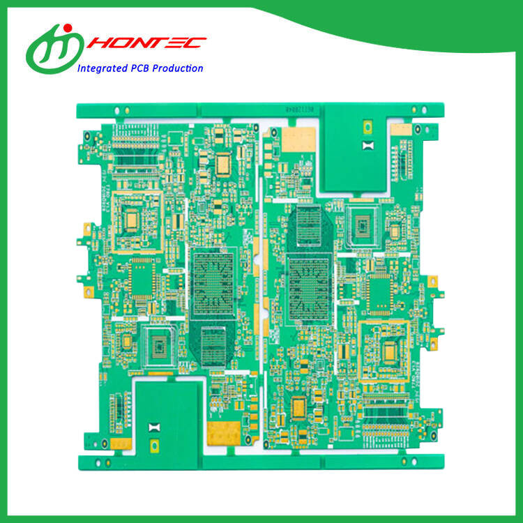 kuparipastaa täytetty reikä PCB